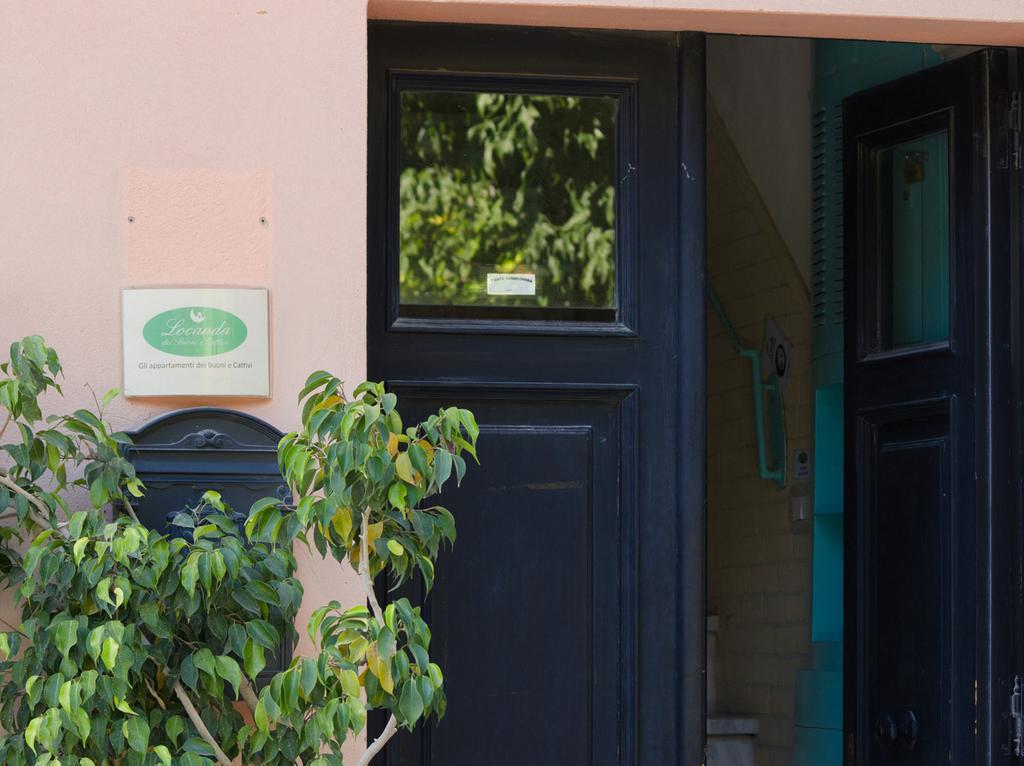 Appartamento Rosso Buoni E Cattivi Cagliari Quarto foto