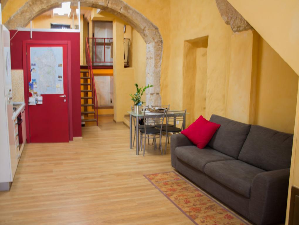 Appartamento Rosso Buoni E Cattivi Cagliari Quarto foto